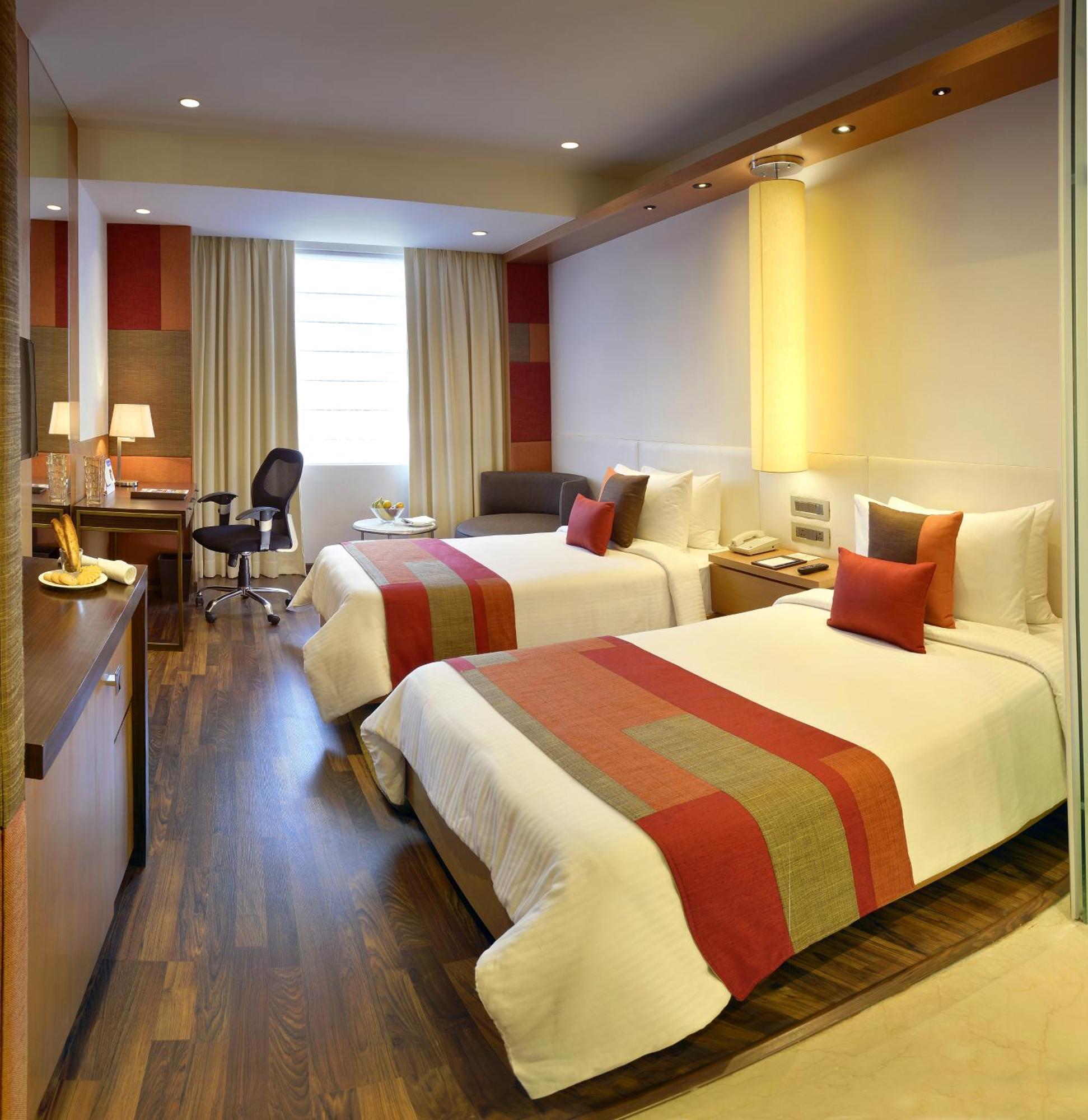 Deventure Sarovar Portico Kapashera, New Delhi Ngoại thất bức ảnh