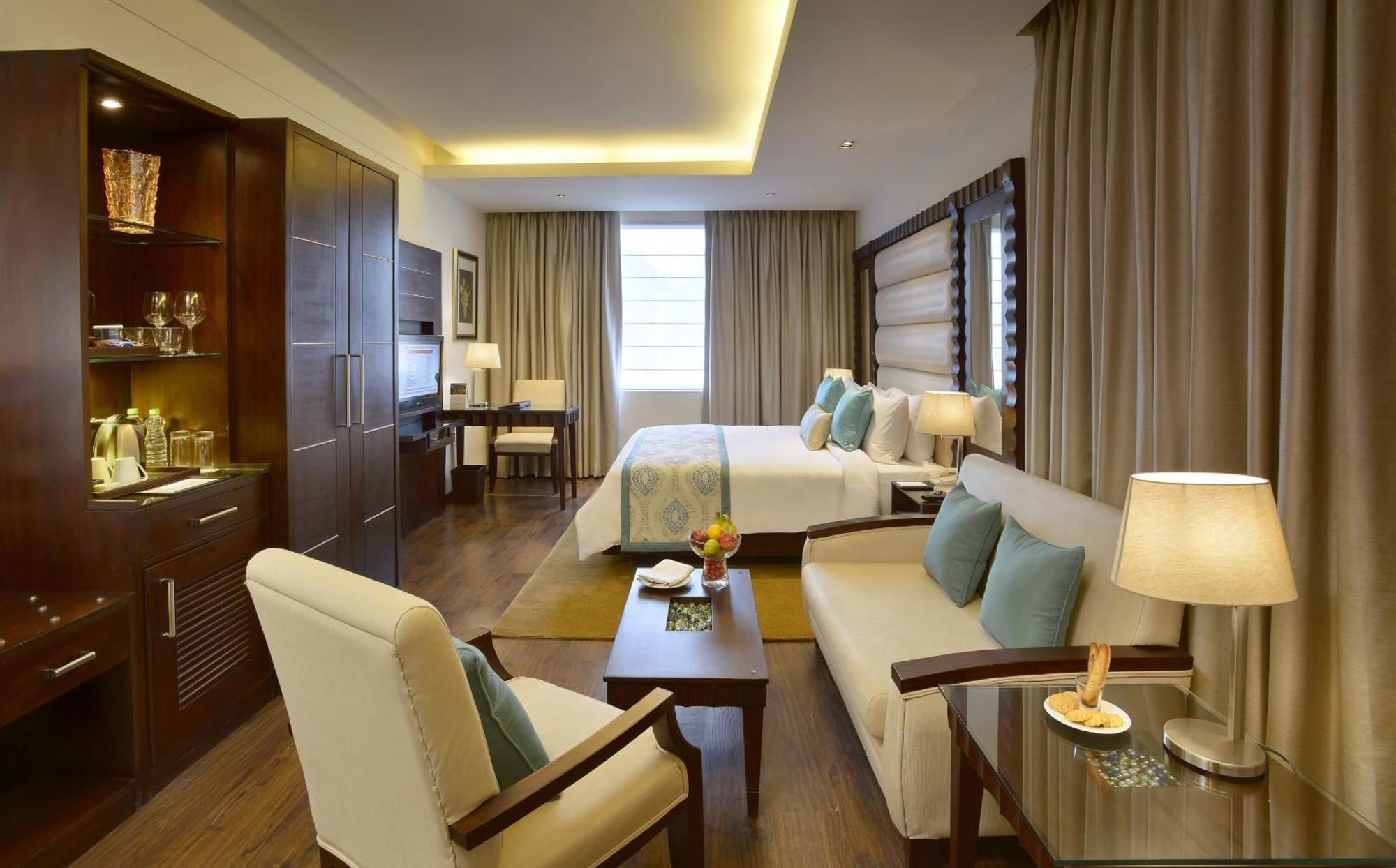 Deventure Sarovar Portico Kapashera, New Delhi Ngoại thất bức ảnh