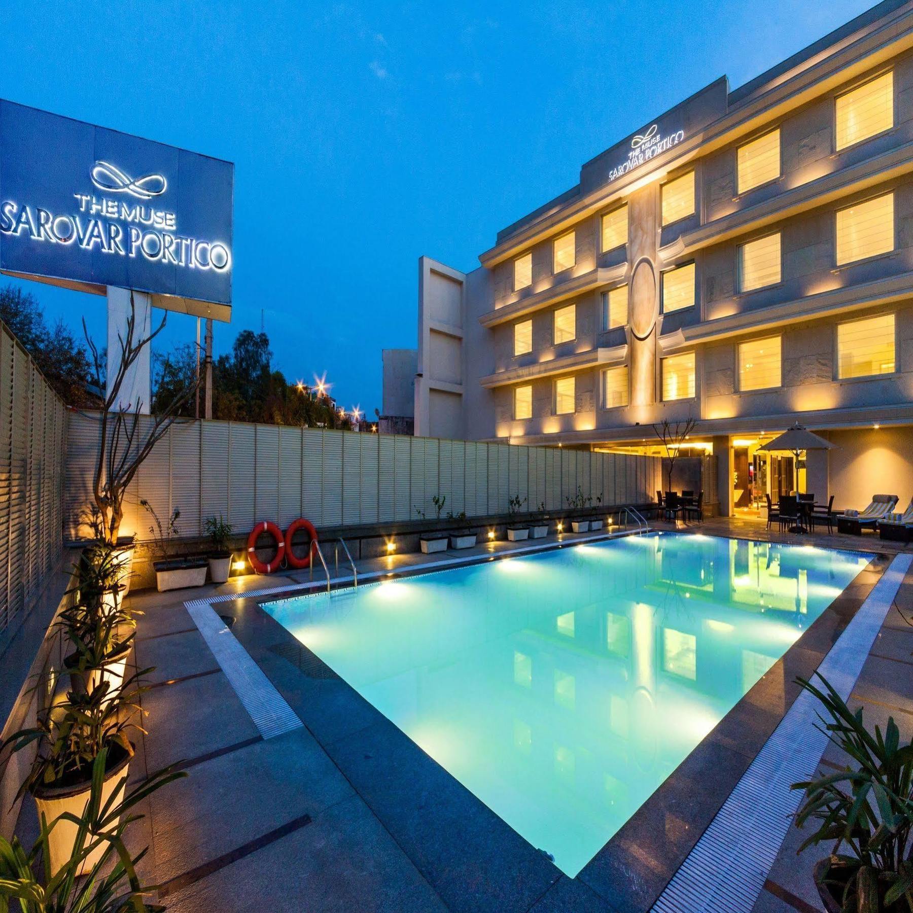 Deventure Sarovar Portico Kapashera, New Delhi Ngoại thất bức ảnh